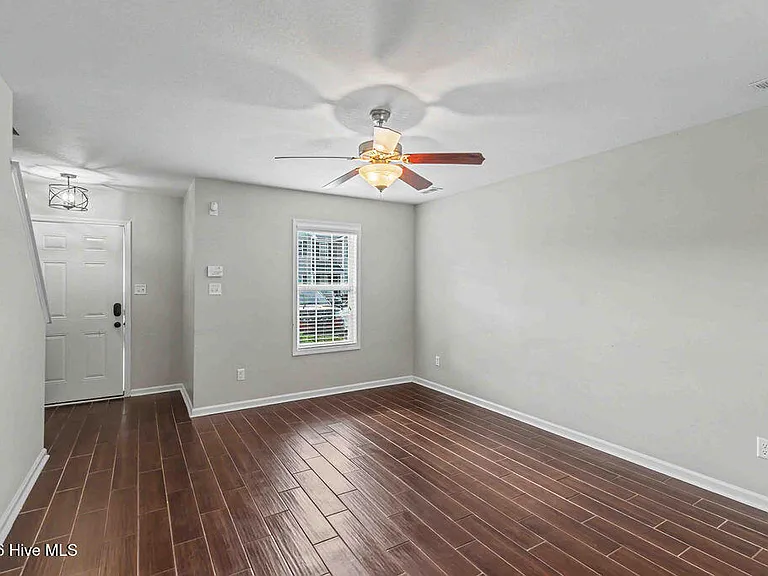 177 Glen Cannon Dr — Photo 4