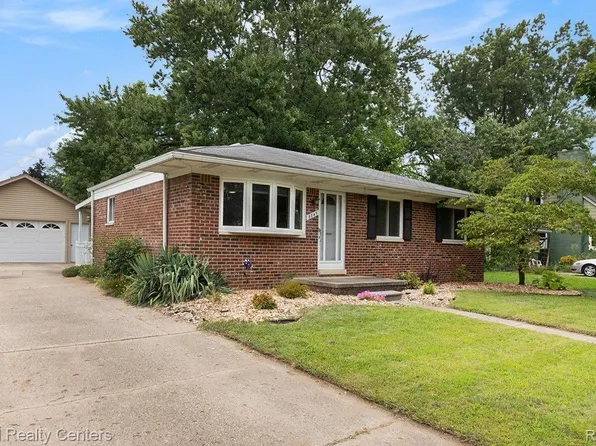 8845 Houghton St, Livonia, MI 48150