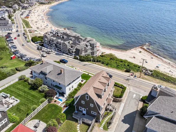 1 Quinapoxet Avenue, Falmouth, MA 02540