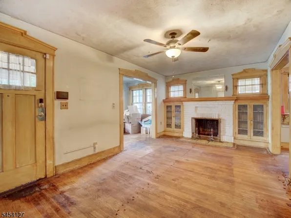8 Whitman Ave, East Orange City, NJ 07017