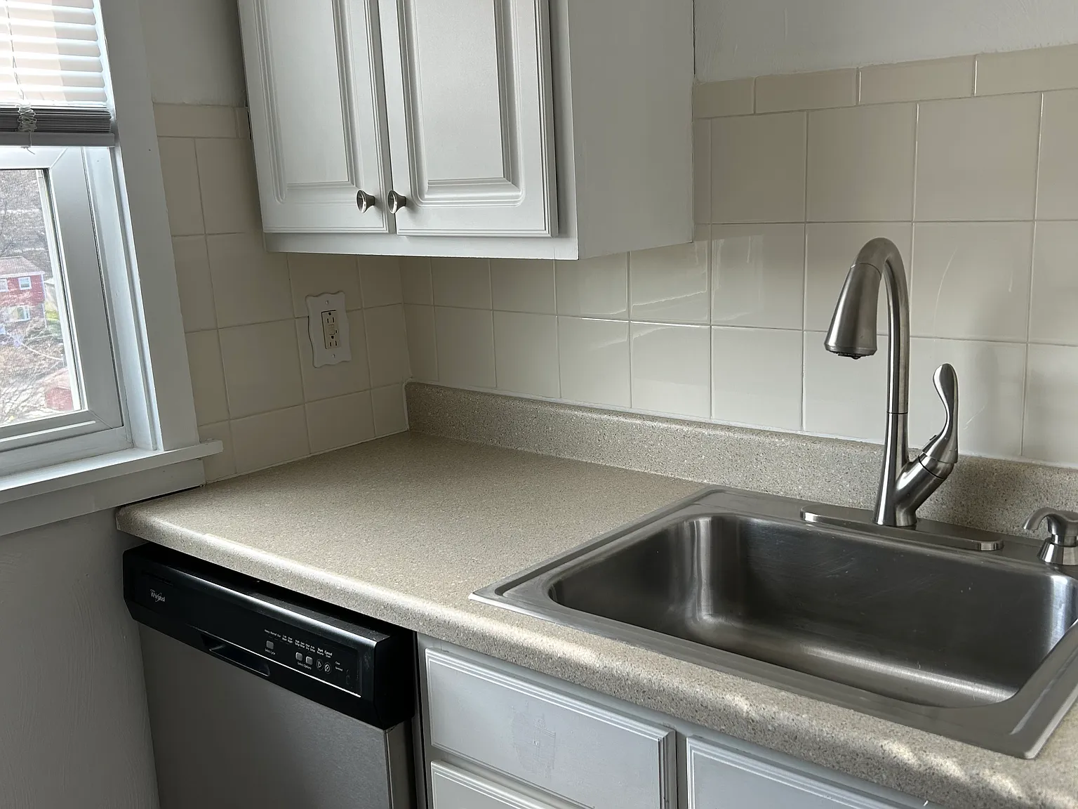 1 bed, 810 sqft, $860 — Photo 4