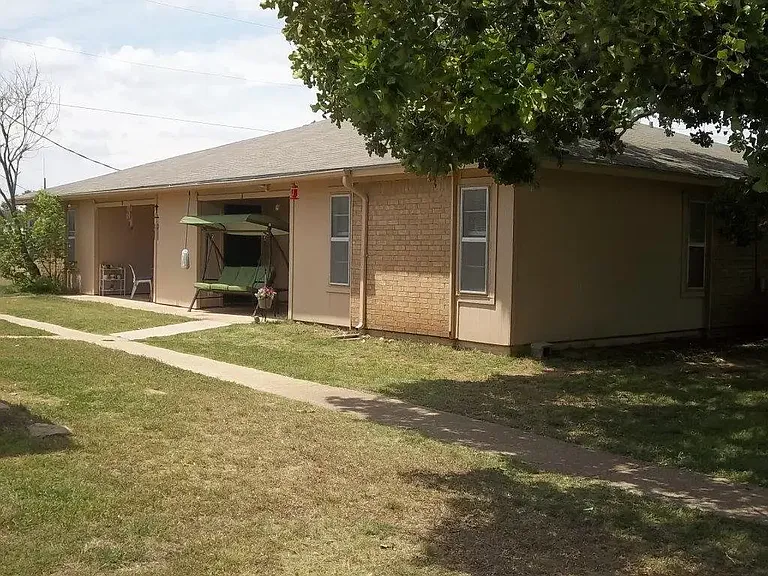 1512-1518 Primrose Ln — Photo 3