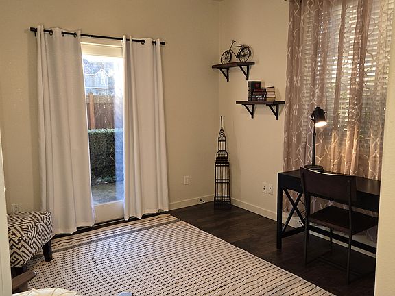 Office or 2nd Bedroom (can be configured either way)