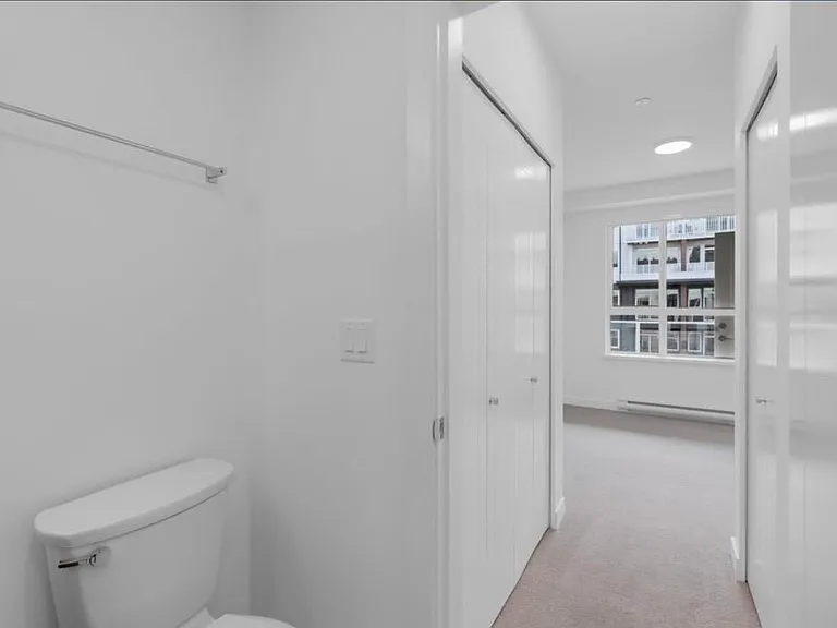 723 Grover Ave — Photo 9