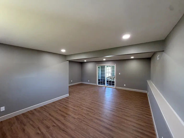 469 Elmhurst Ave — Photo 20