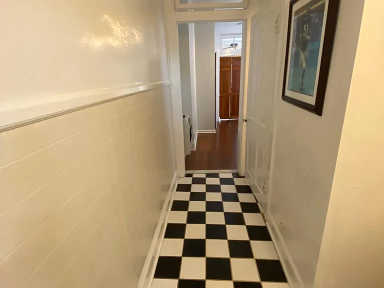 1015 Leontine St — Photo 15