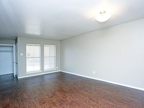3rd image of 2358 NW Military Hwy APT D01