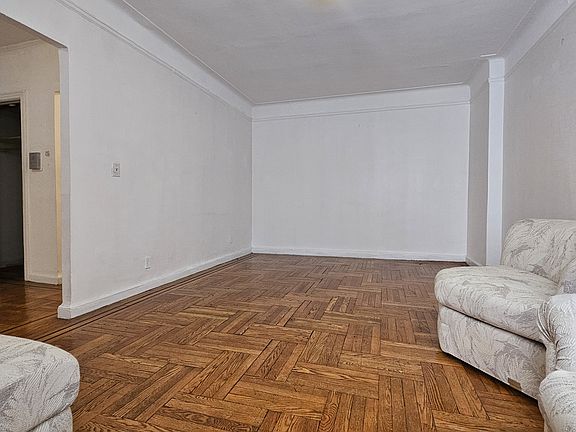 3rd image of 218 Linden Blvd APT 2F