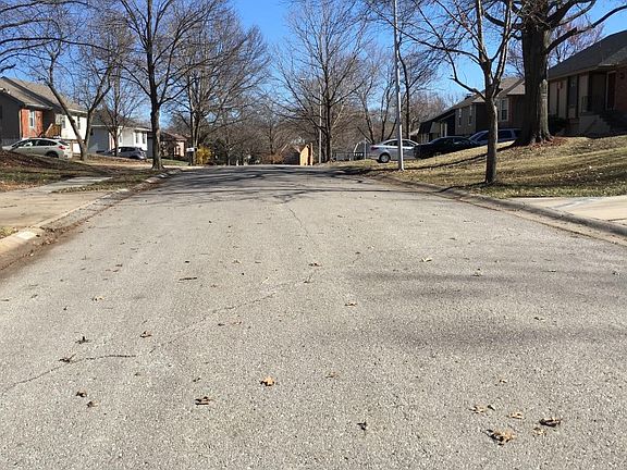 4th image of 9004 Laurel Ave