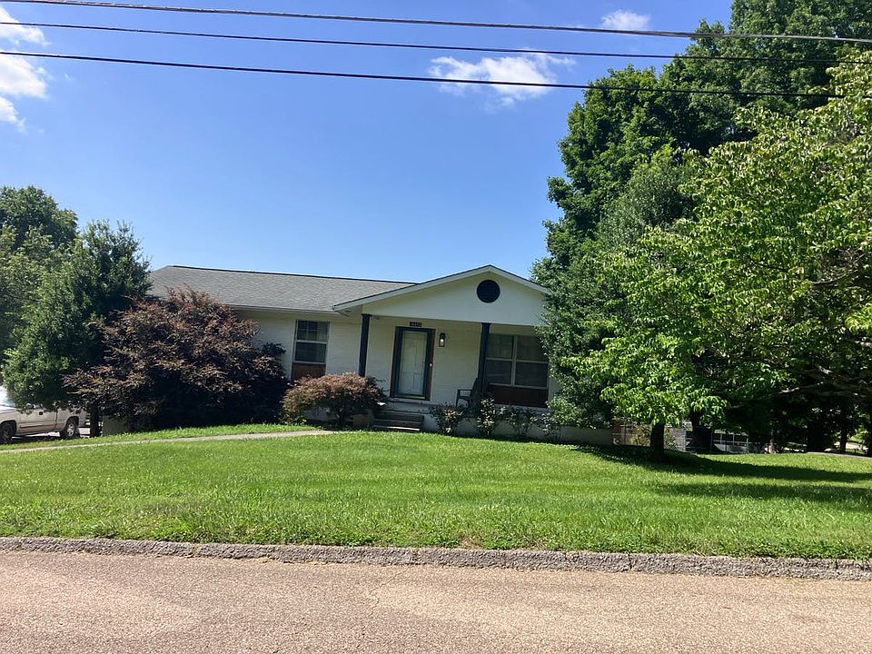 1st image of 4413 Woodvale Dr