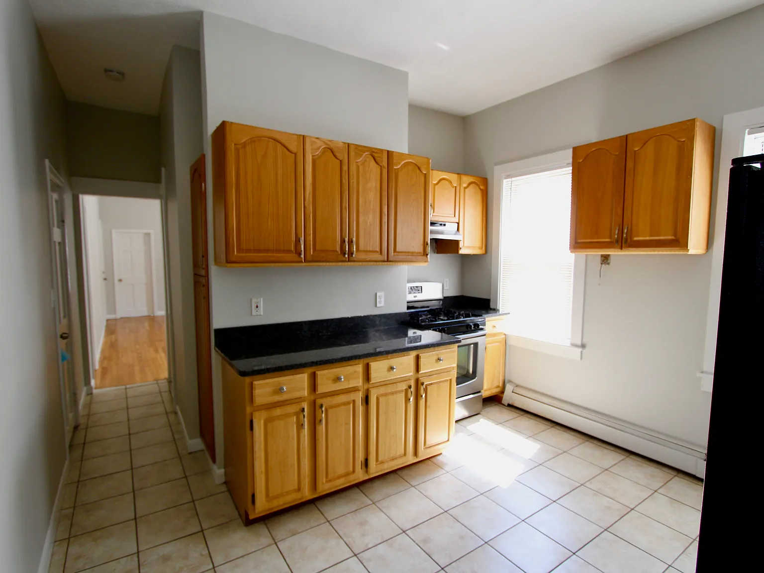 4 bed, 1300 sqft, $3,700 — Photo 2