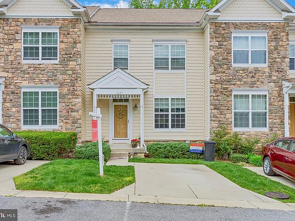 3rd image of 3629 Bedford Dr