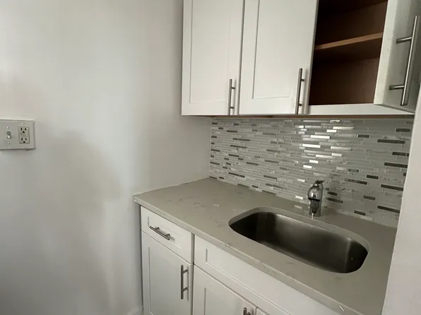 33-35 Storms Avenue image 1 of 8