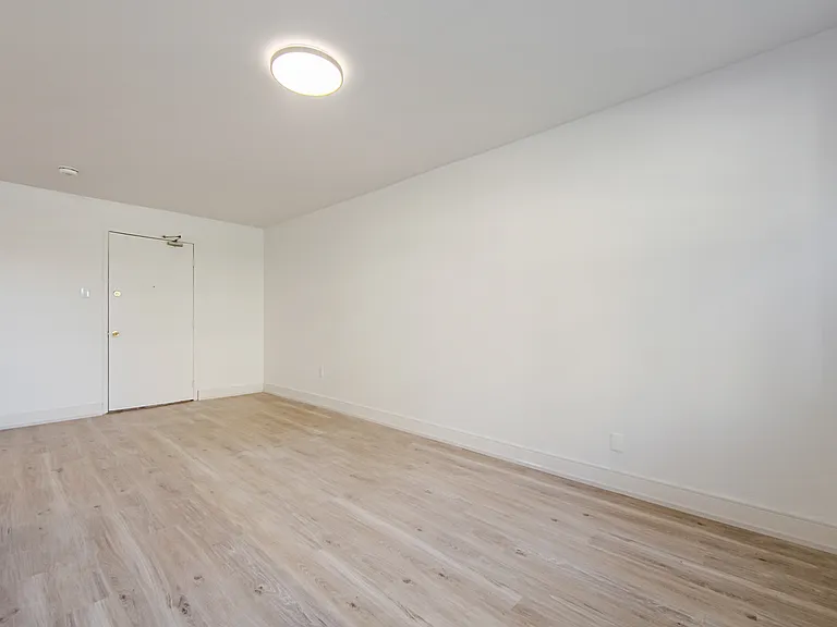 111 Cosburn Ave — Photo 13