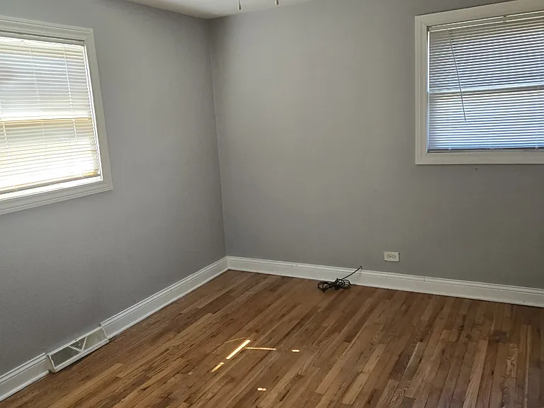 9304 S Lowe Ave — Photo 9