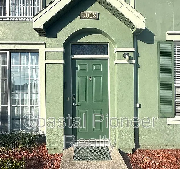 9068 Lake Chase Island Way — Photo 2