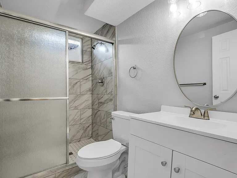 1537 S Jamaica St — Photo 12