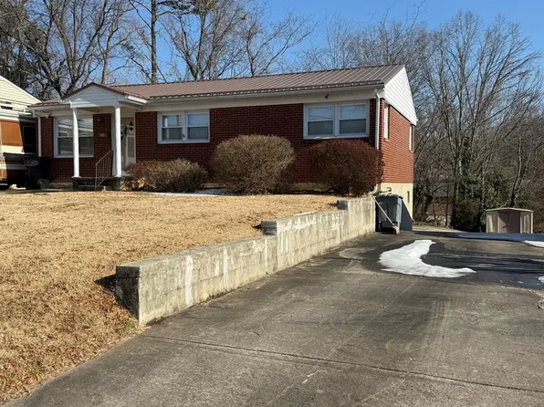 130 Greenwood Ln, Danville, VA 24540