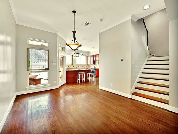 3rd image of 3415 Memorial Crest Blvd