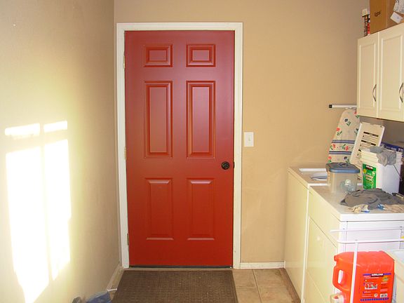 mud room/ laundry
