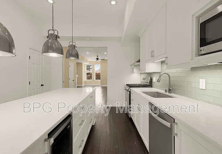 1027 7th St NE — Photo 38