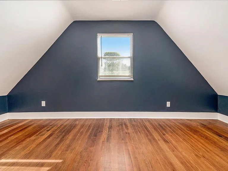 2828 Summit St — Photo 15