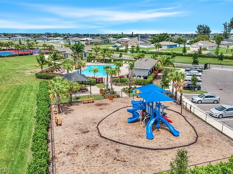 421 Coral Reef Pl — Photo 41