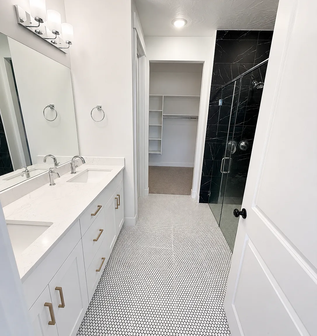 5 bed, 3.5 bath, 2998 sqft, $4,600 — Photo 3