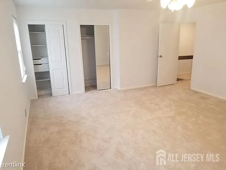 804 Maple Hill Dr — Photo 14