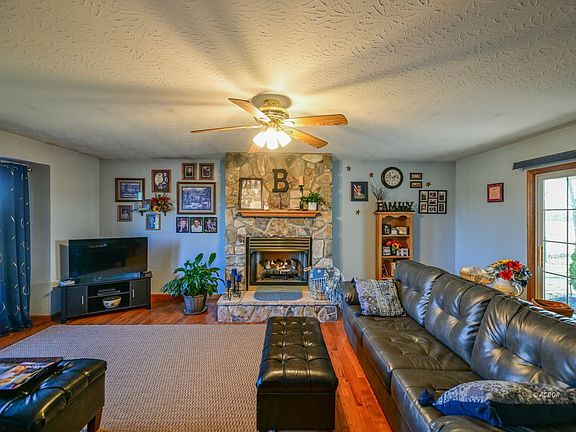 5th image of 3087 Glenfinnan Dr
