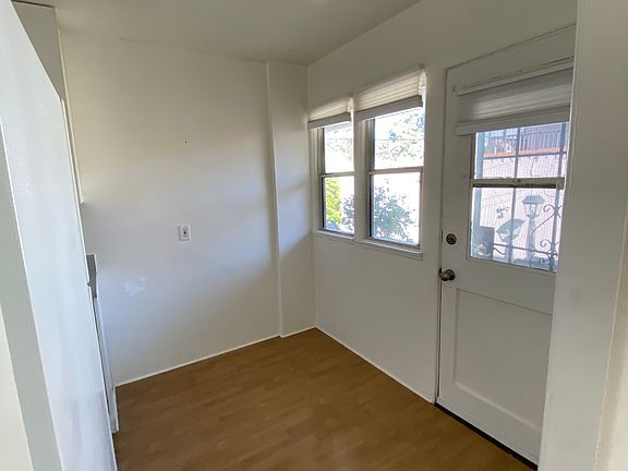 4th image of 1520 1/2 Idaho Ave #1520-1/2