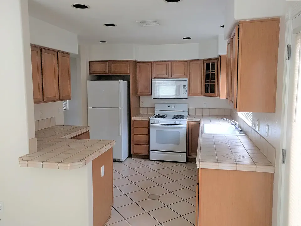 1305 E. Waverly St.