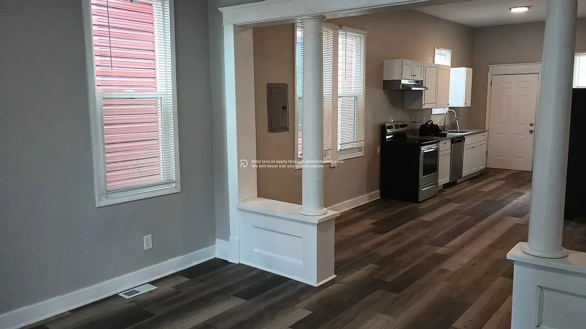 jpg - 624 S 38th St