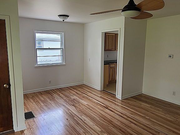 4th image of 727 S 14th St