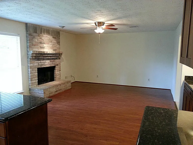 1907 Liberty Point Ln — Photo 13