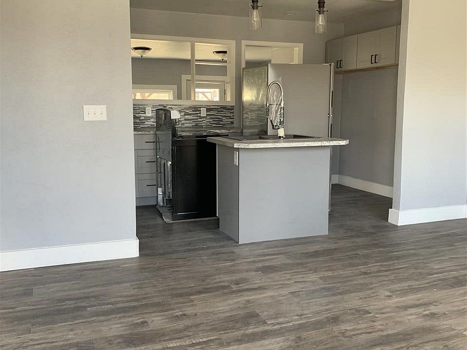 2nd image of 1547 Cody Ave