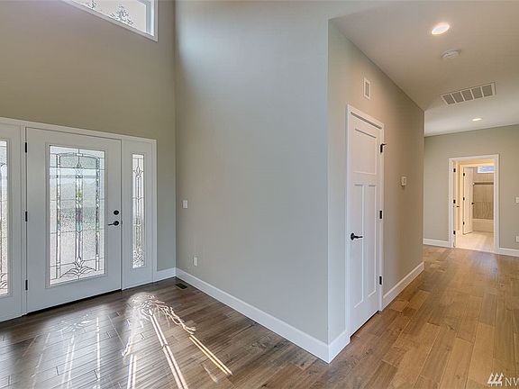 5th image of 23153 Panorama Pl NE