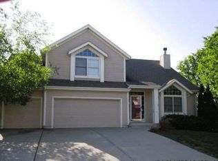 3700 SW Evergreen Ln, Lees Summit, MO 64082