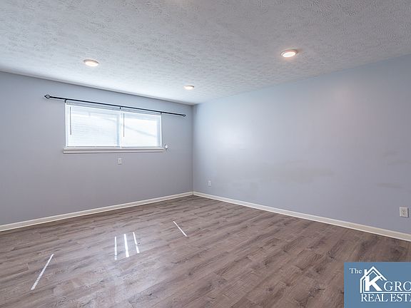 4th image of 608 N Woodland Dr APT 3