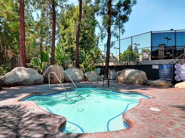 5530 Owensmouth Ave APT 110, Woodland Hills, CA 91367