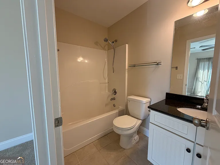 200 Rivergrove Pkwy #4 — Photo 5