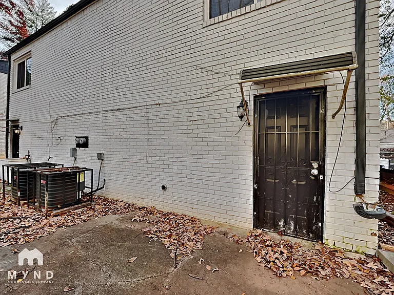 1345 Womack Ave #A — Photo 11