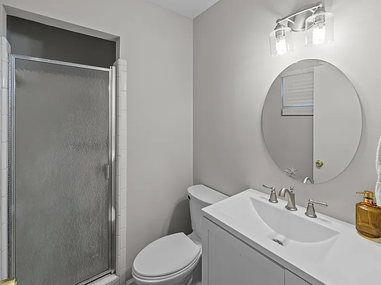 6 Monica Blvd — Photo 22