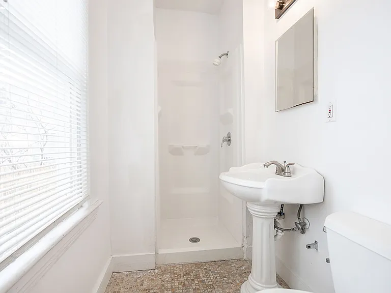 6911 Franklin Ave — Photo 3
