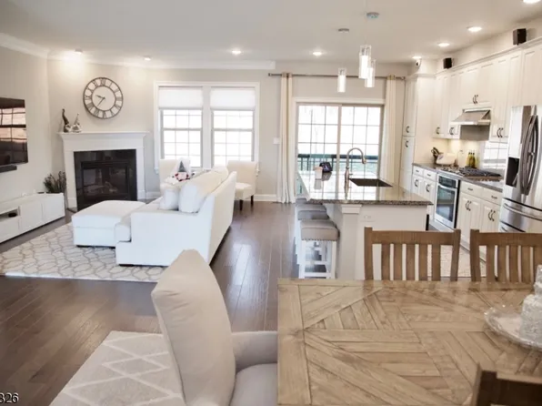 20 Brompton Pl, Randolph Twp., NJ 07869