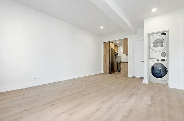 Rented by REAL New York | media 9