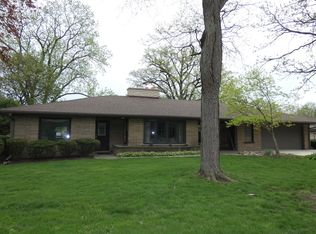 4N181 Ridgewood Ave, Bensenville, IL 60106