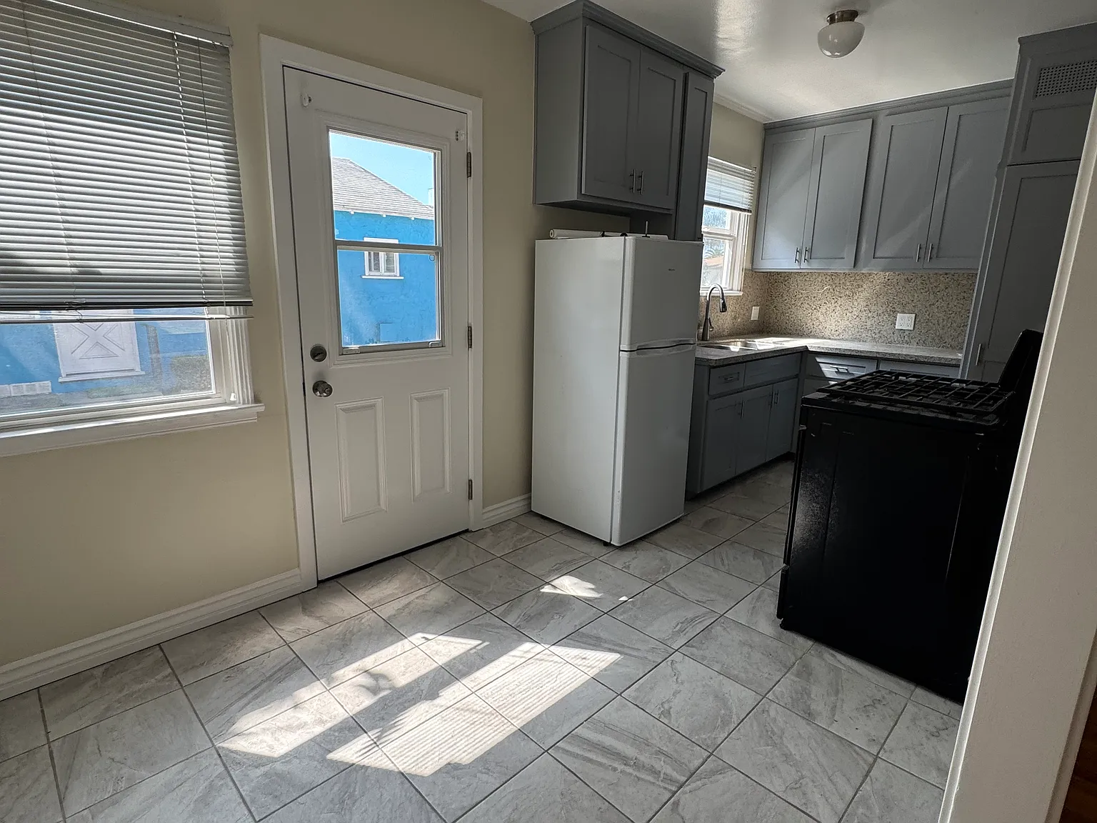 1 bed, 700 sqft, $2,350 — Photo 4