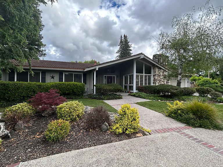 29 Liberta Ct — Photo 2