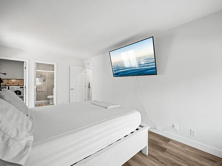 8324 Regents Rd #1G — Photo 13
